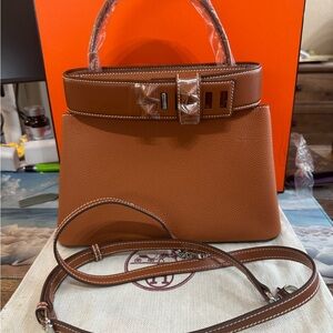 Elegant Gold Brown Leather Medor style buckle Handbag